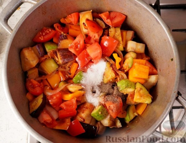 Овощной гивеч (рагу по-молдавски)