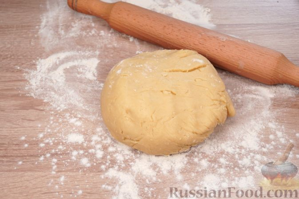Песочный пирог с абрикосовым джемом