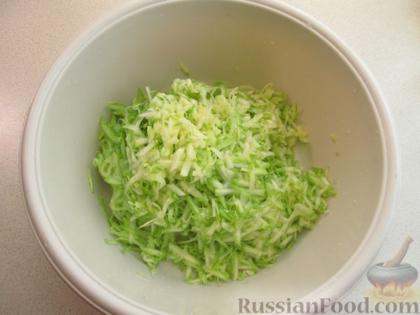 Оладьи из кабачков, с луком