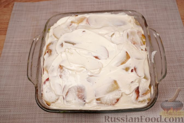 Молодой картофель, запечённый с кабачками и помидорами