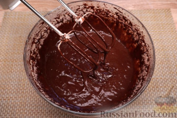 Шоколадный кекс с черешней
