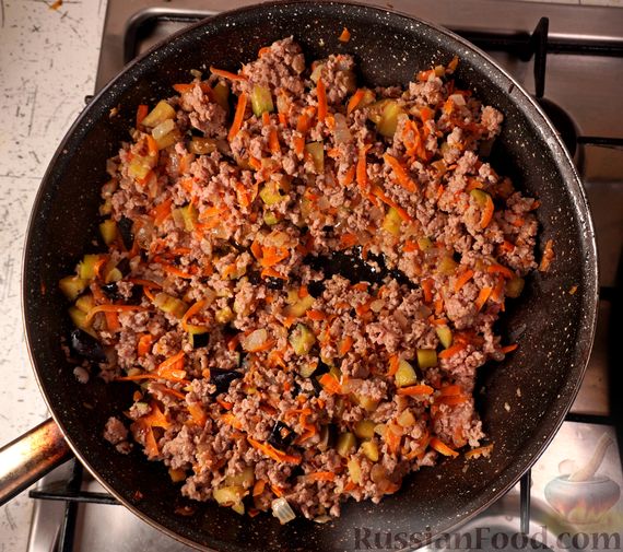 Фаршированный перец с мясом, рисом и овощами (в духовке)
