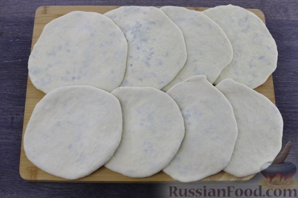 Хычины с сыром и зеленью