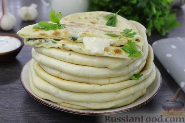 Хычины с сыром и зеленью