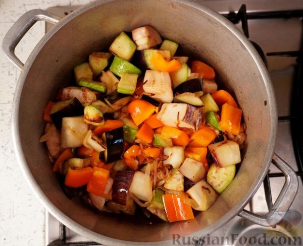 Овощной гивеч (рагу по-молдавски)