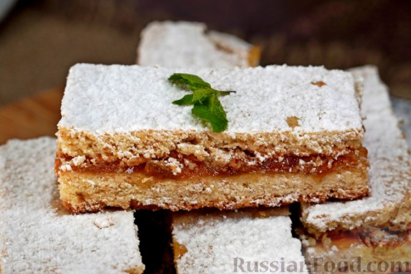 Песочный пирог с абрикосовым джемом