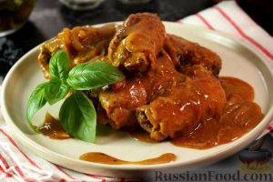 Польские зразы из говядины, с солёными огурцами, беконом и луком