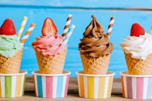 И вкусно, и полезно: врачи развеяли три главных мифа о мороженом