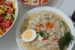 Рецепт: Удон с овощами и курицей – Суп с лапшой удон с курицей, яйцом и овощами. Ужин в азиатском стиле.