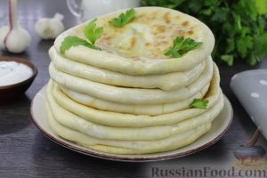 Хычины с сыром и зеленью
