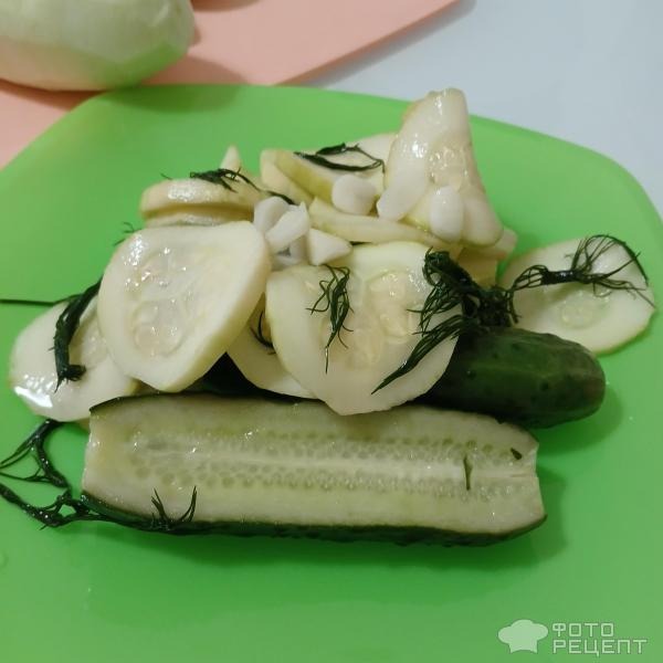 Рецепт: Паста алла Нерано - Спагетти с жареными кабачками, огурцами и чесноком. Лёгкое и ароматное летнее блюдо.